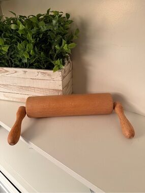 Wooden Vertical Handle Rolling Pin – Ergonomic Baking Tool Vintage